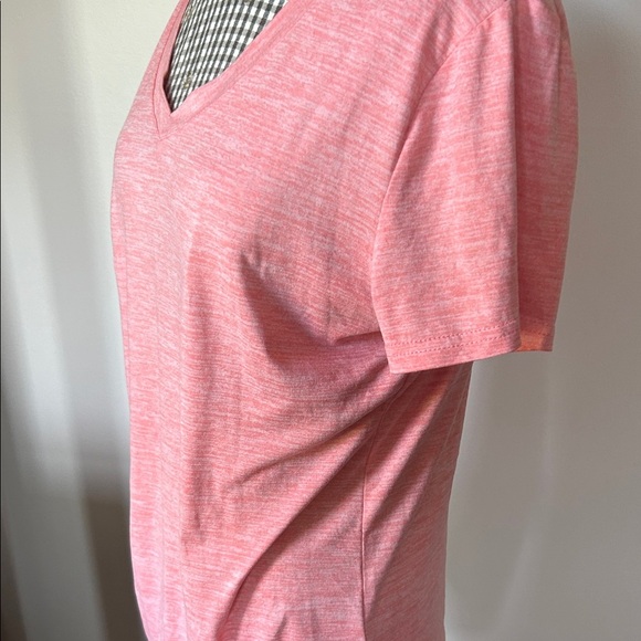 Activ8 Soft Pink V-Neck Women's Tee - Picture 2 of 4